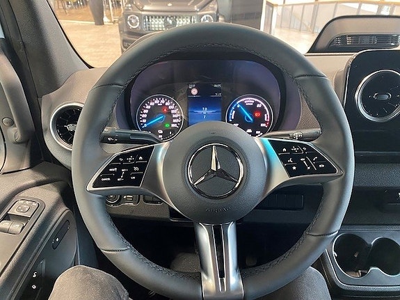 Mercedes-Benz Sprinter 208 10 of 12