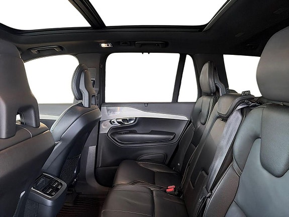 Volvo XC90 12 of 22