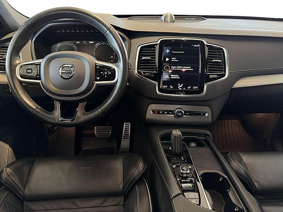 Volvo XC90 13 of 22