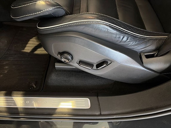 Volvo XC90 11 of 22