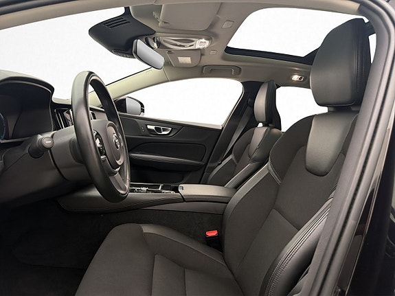 Volvo V60 13 of 30