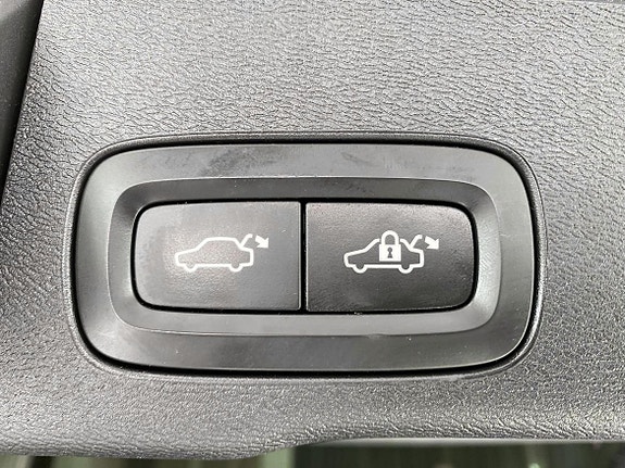 Volvo XC60 12 of 15