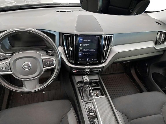 Volvo XC60 8 of 15
