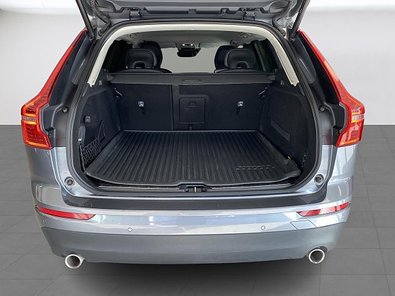 Volvo XC60 10 of 15