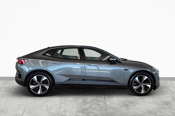 Polestar 4 6 of 13