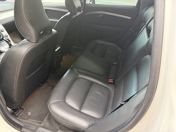 Volvo V70 7 of 14