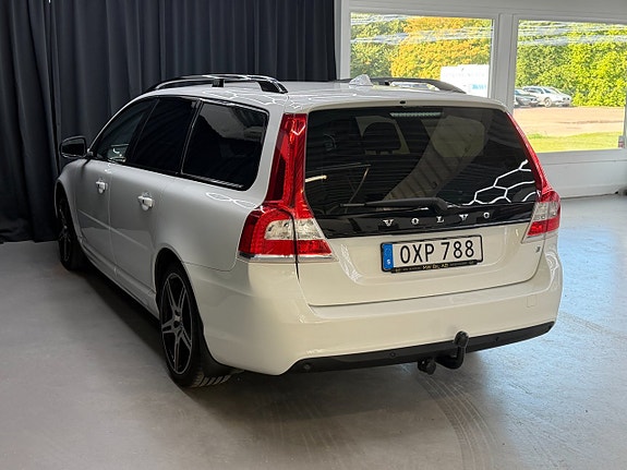Volvo V70 3 of 14
