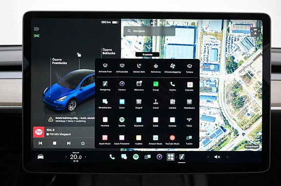 Tesla Model Y 17 of 27