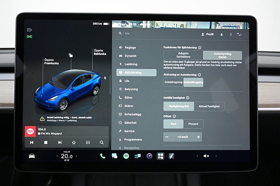 Tesla Model Y 10 of 27