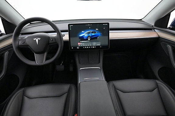 Tesla Model Y 6 of 27