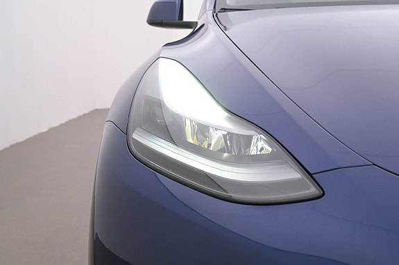 Tesla Model Y 26 of 27