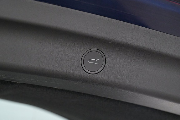 Tesla Model Y 22 of 27