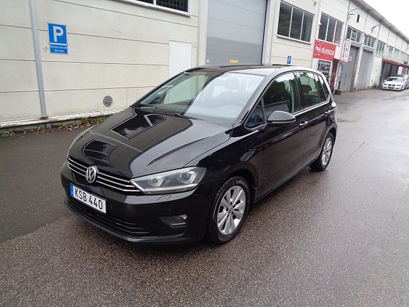 Volkswagen Golf Sportsvan 2 of 17
