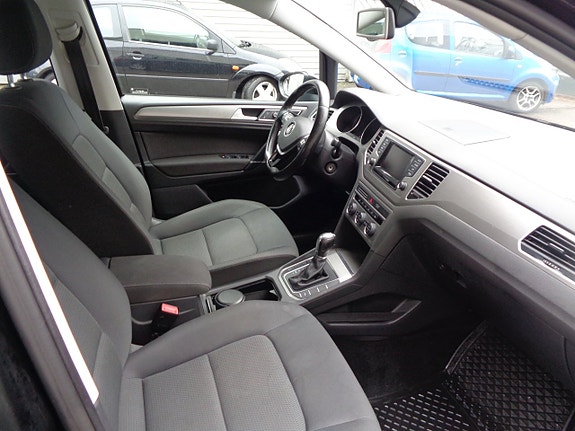 Volkswagen Golf Sportsvan 7 of 17
