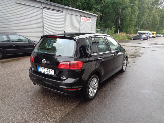 Volkswagen Golf Sportsvan 4 of 17