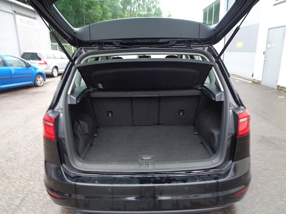 Volkswagen Golf Sportsvan 9 of 17