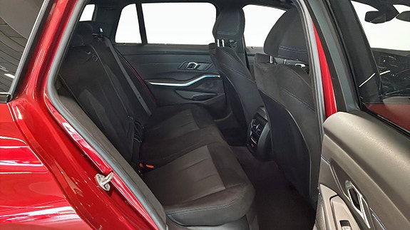 BMW 330e 5 of 9