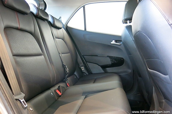 Kia Picanto 9 of 14