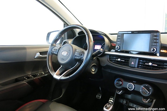 Kia Picanto 7 of 14