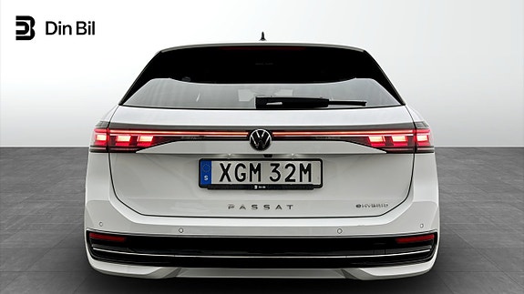 Volkswagen Passat 5 of 19