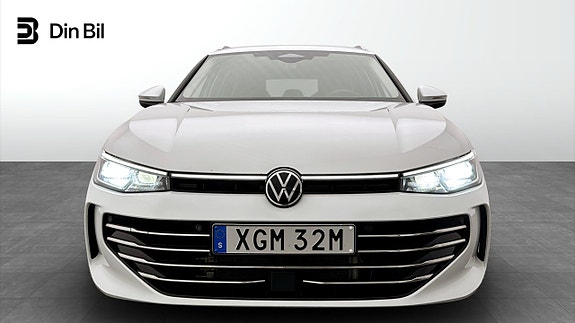 Volkswagen Passat 4 of 19