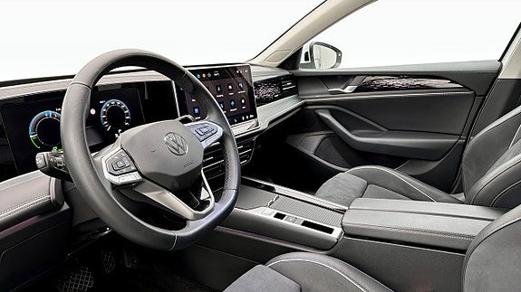Volkswagen Passat 7 of 19