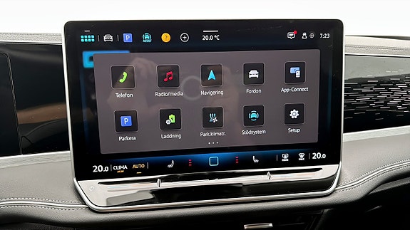 Volkswagen Passat 15 of 19