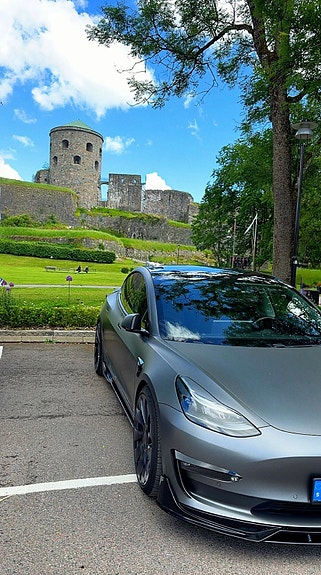 Tesla Model 3 3 of 13
