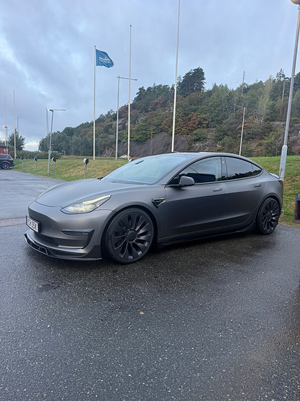 Tesla Model 3 13 of 13