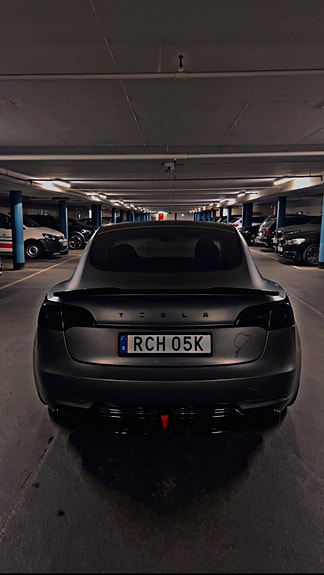 Tesla Model 3 7 of 13