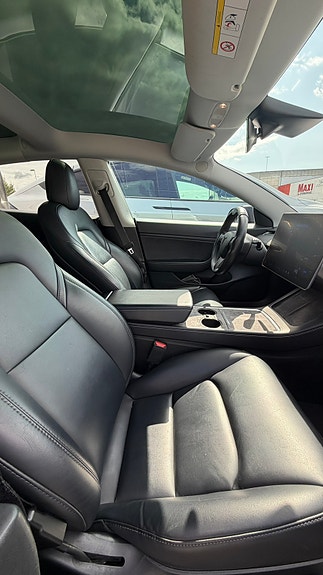 Tesla Model 3 11 of 13