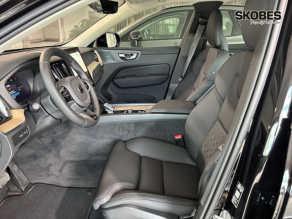 Volvo XC60 7 of 16