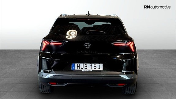 Renault Scenic E-Tech 7 of 17