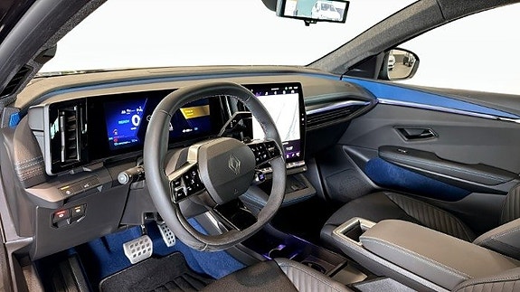 Renault Scenic E-Tech 10 of 17