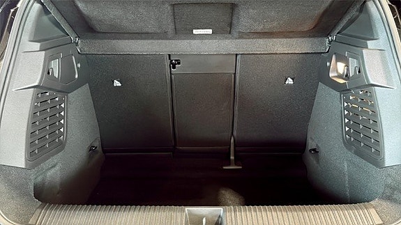 Renault Scenic E-Tech 16 of 17