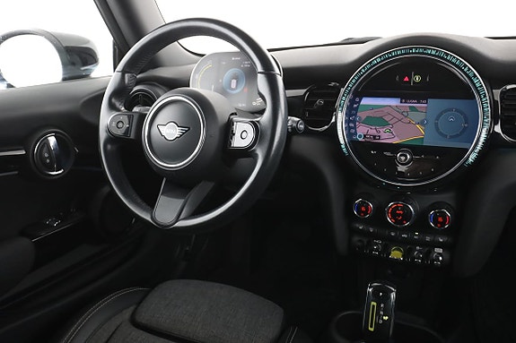 MINI Cooper SE 14 of 30