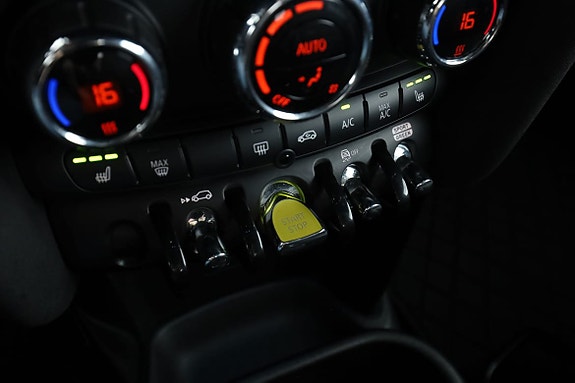 MINI Cooper SE 26 of 30