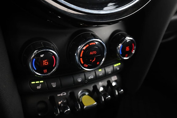 MINI Cooper SE 24 of 30