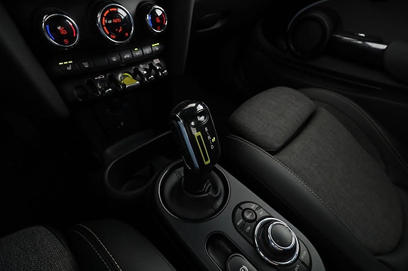 MINI Cooper SE 23 of 30