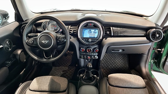 MINI Cooper S 4 of 9