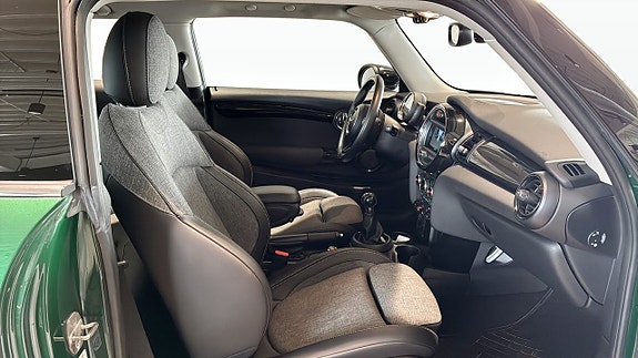 MINI Cooper S 3 of 9