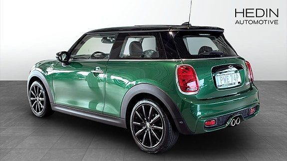 MINI Cooper S 2 of 9