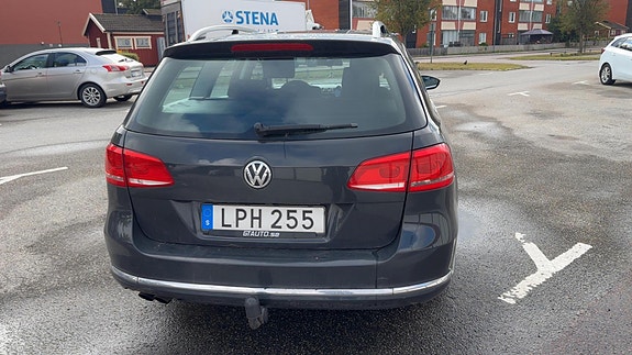 Volkswagen Passat 3 of 10