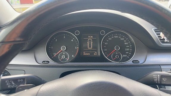 Volkswagen Passat 9 of 10