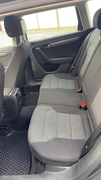 Volkswagen Passat 5 of 10