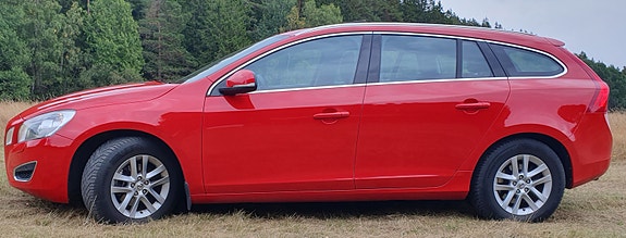 Volvo V60 2 of 6