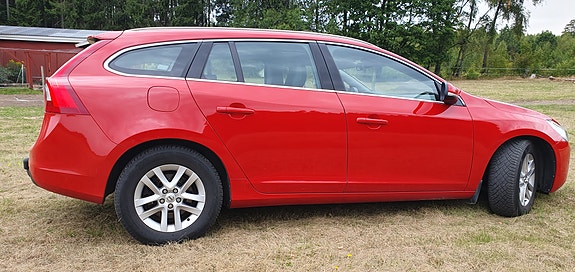 Volvo V60 4 of 6
