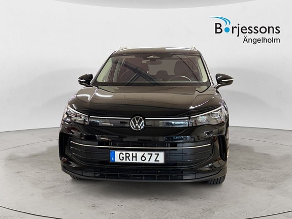 Volkswagen Tiguan 5 of 13