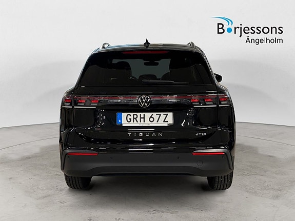 Volkswagen Tiguan 4 of 13