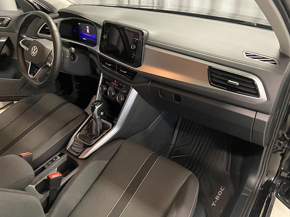 Volkswagen T-Roc 13 of 18